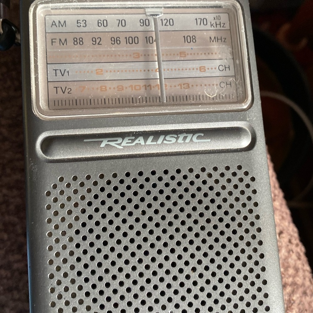 Vtg Realistic AM FM TVI TV2 Transistor Emergency Radio Model 12-614 Test…